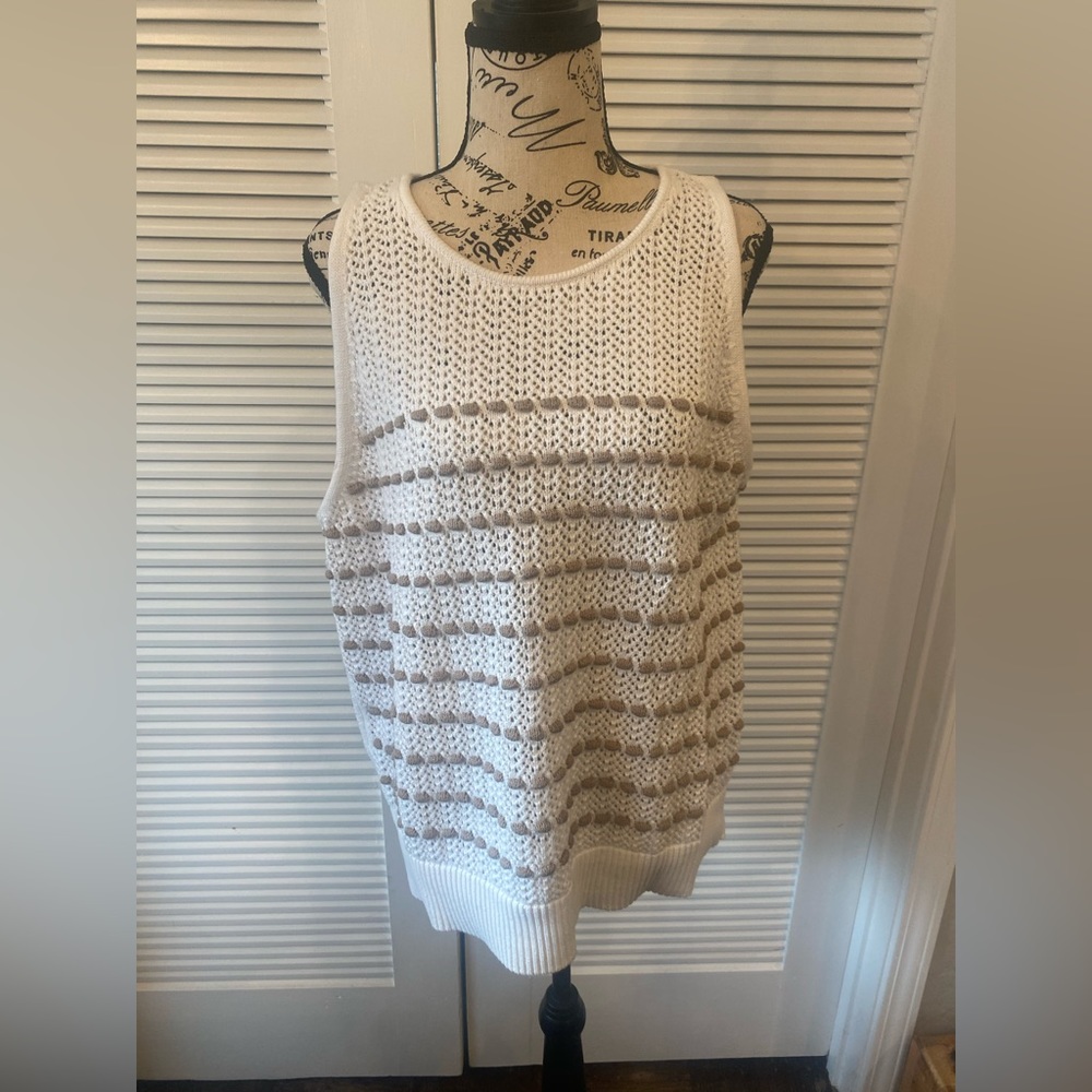 NWT - LOFT - sleeveless stitch sweater - size XL